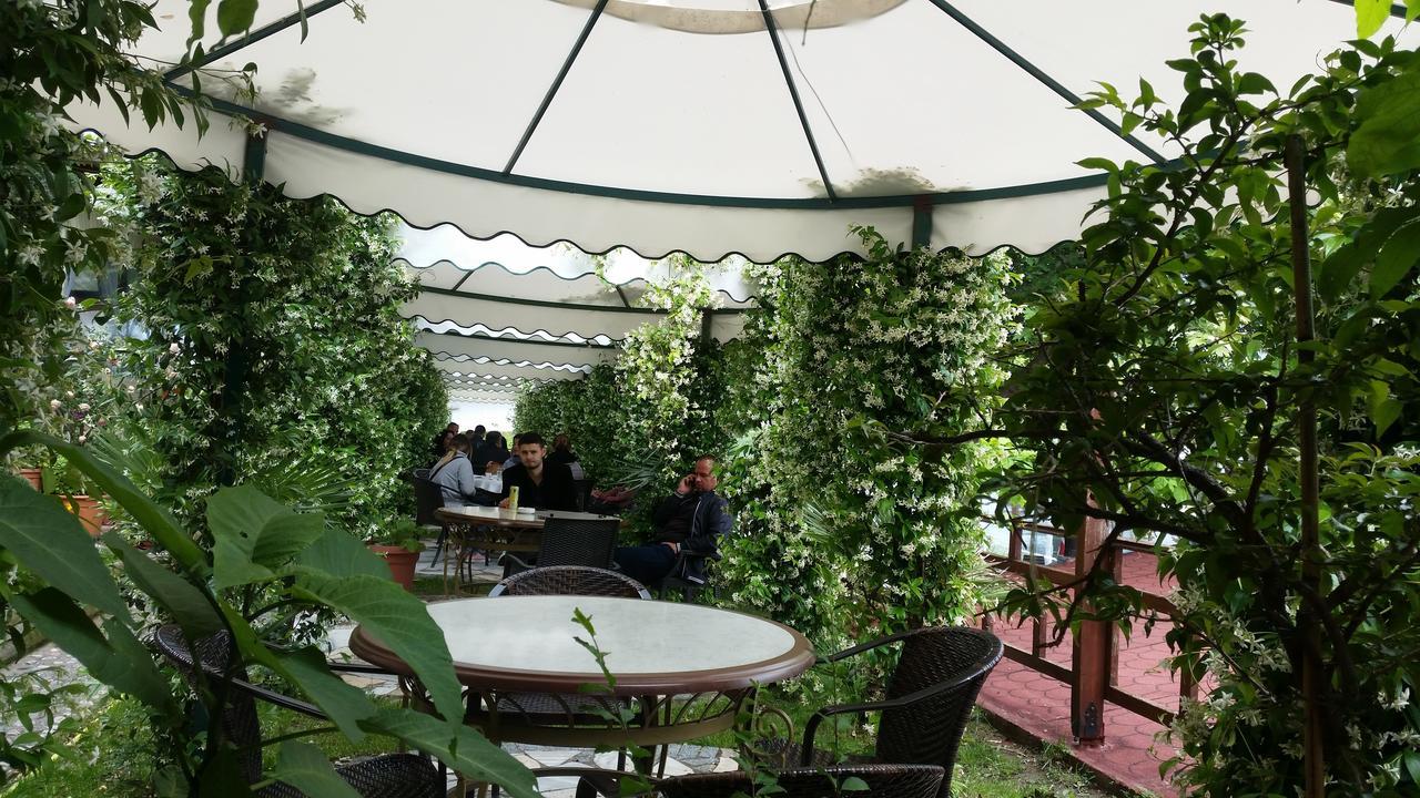 Hotel Vataksi Shkodër Esterno foto