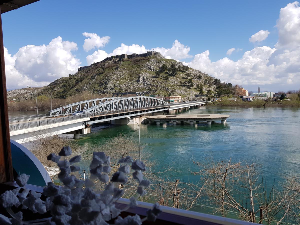 Hotel Vataksi Shkodër Esterno foto