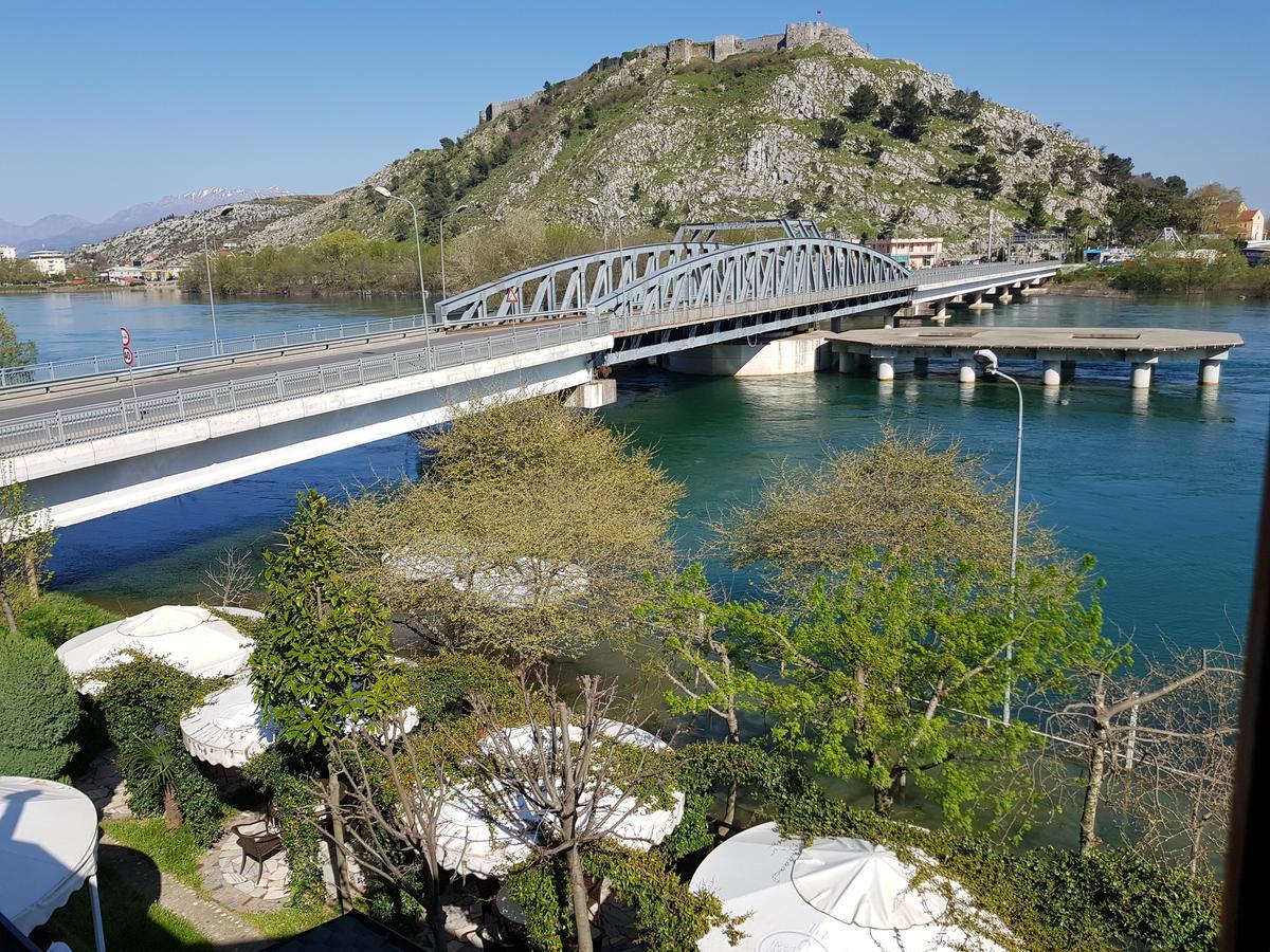 Hotel Vataksi Shkodër Esterno foto